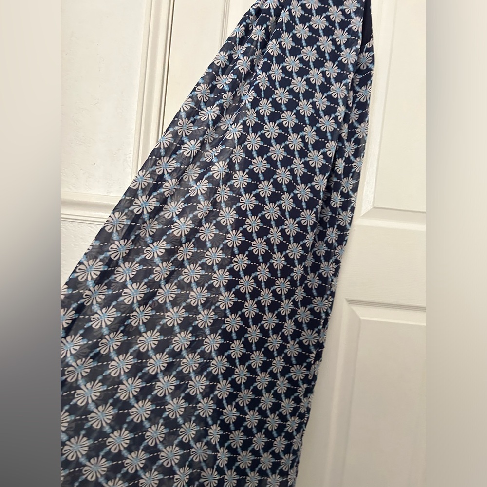 Donna Morgan Navy and White Floral Maxi Dress - Picture 2 of 9
